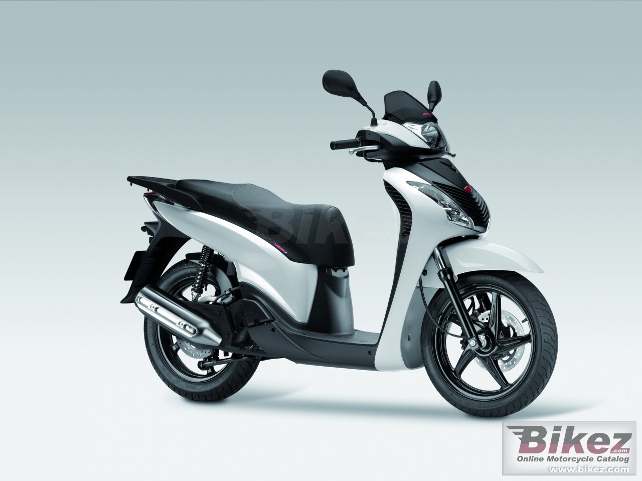 Big Honda sh125i sporty picture and wallpaper from Bikez.com